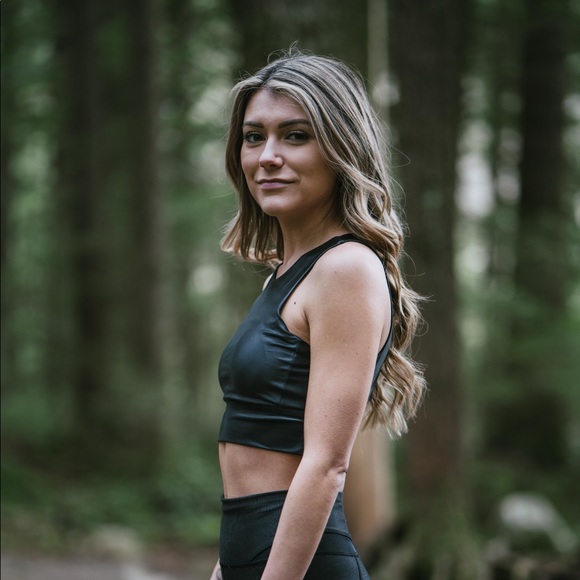 Meet your Posher, Niki - Picture 4 of 8